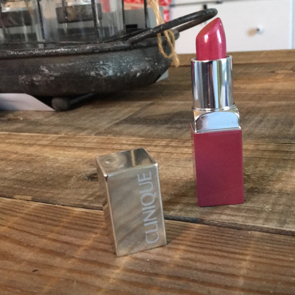 SOLD /// Clinique Lipstick
